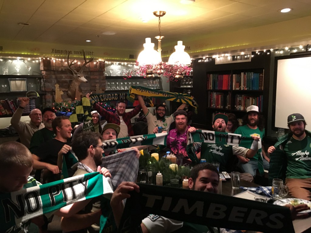 The Jefferson Reserves watch party. At Frau Kemmling's Schoolhaus Brewhaus Jacksonville, OR. Photo Joel Carrick